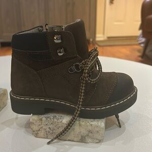 Lumberjack Toddler ankle supporting boots, Size 9.5 US infants.